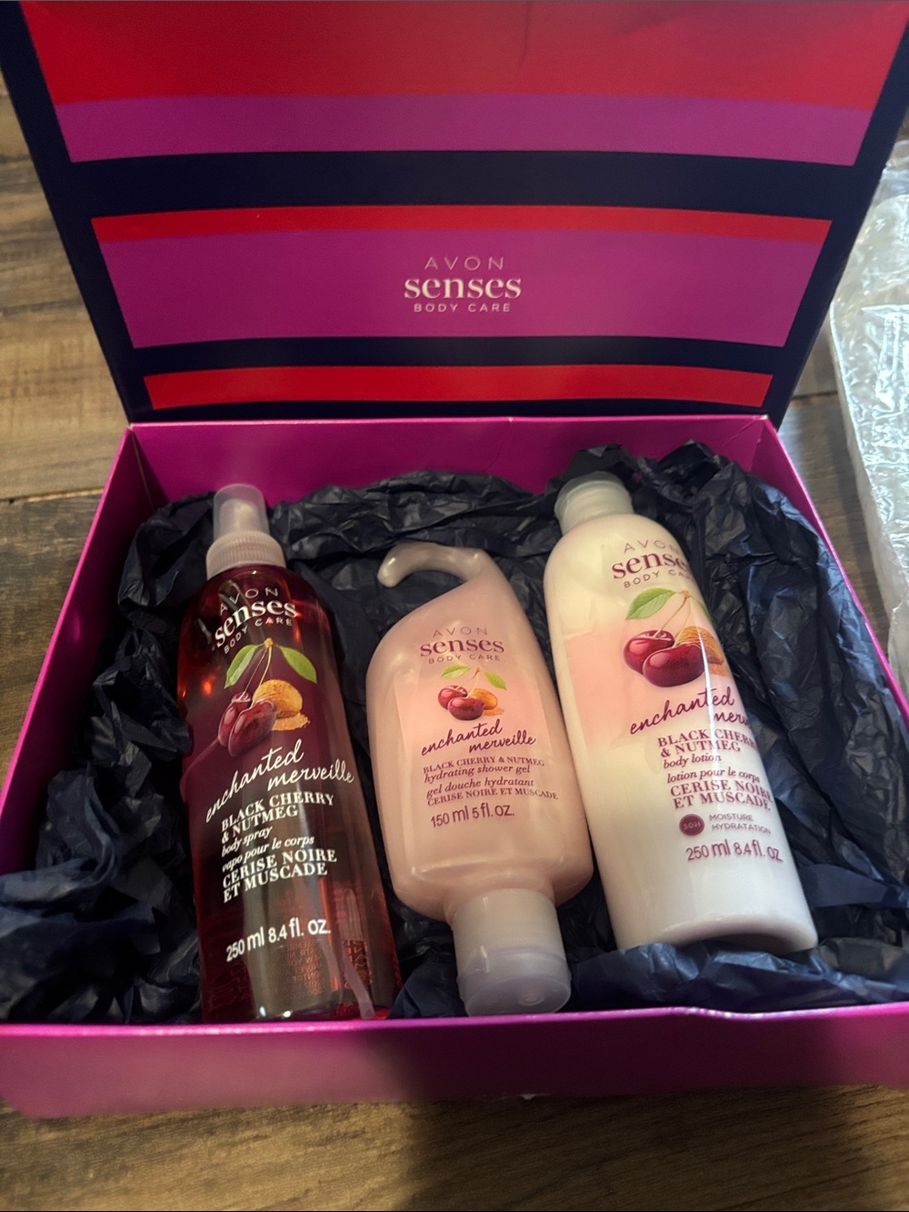 Avon Senses Enchanted Merveille Black Cherry & Nutmeg Bath & Body Set - Pink - Picture 2 of 2